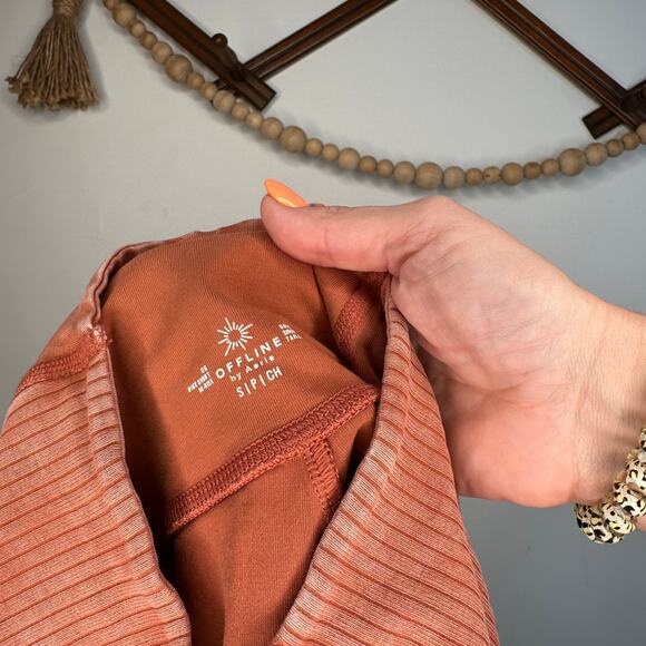 Aerie Offline OG Rust Hi Rise Bike Shorts - Picture 3 of 3